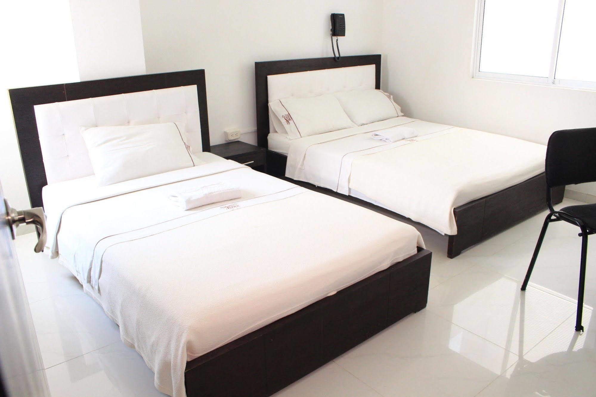 Hotel Royal Fenix โยปาล ภายนอก รูปภาพ