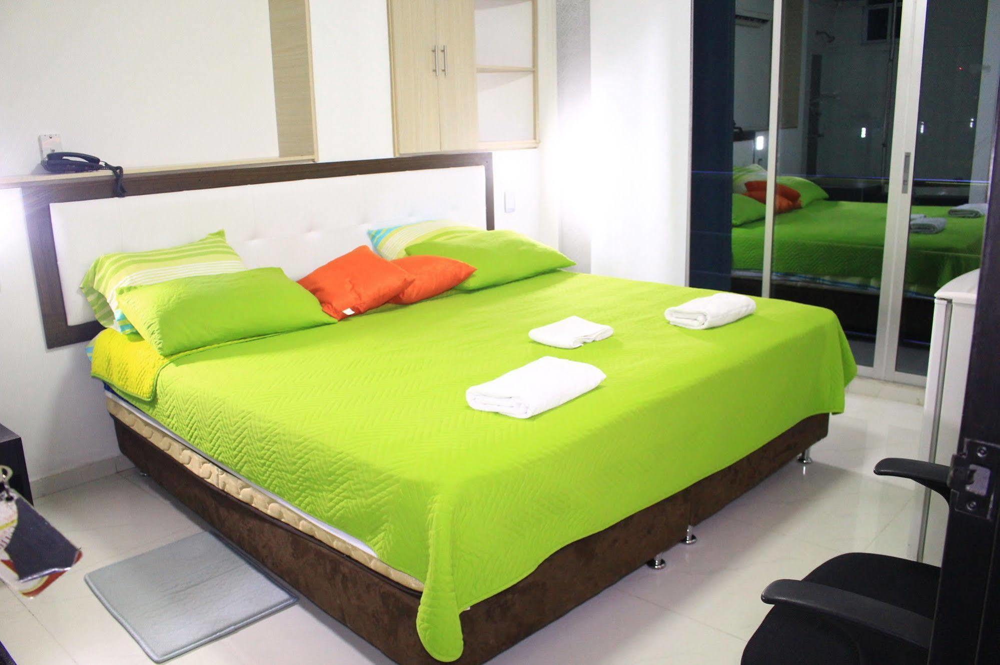Hotel Royal Fenix โยปาล ภายนอก รูปภาพ