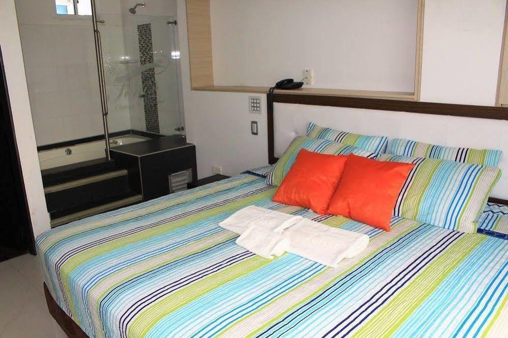 Hotel Royal Fenix โยปาล ภายนอก รูปภาพ